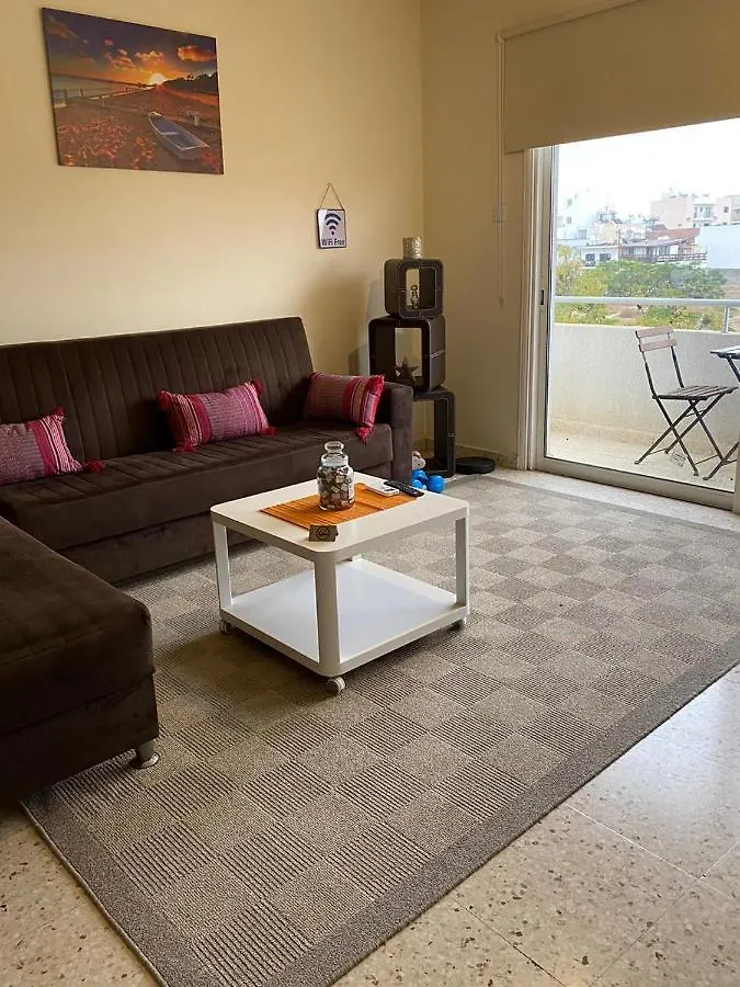 Larnaca Comfort Rooms 0*,